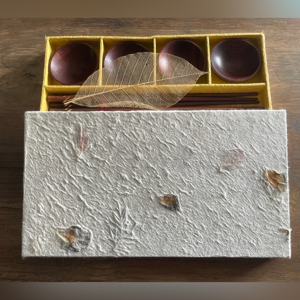 Wooden Sushi Set in Real Petal Leaf Box
